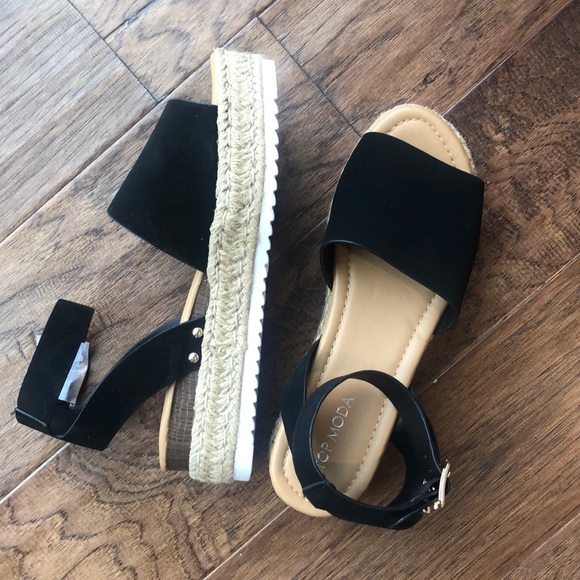 Shoes - Platform sandals